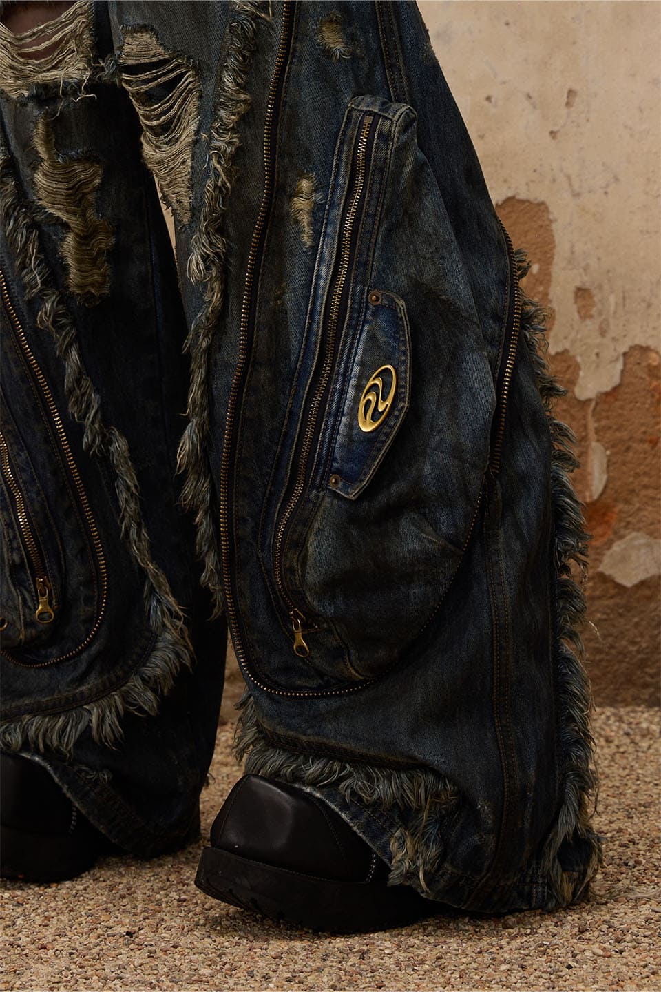 Aliens Dirty Ripped Denim Jeans