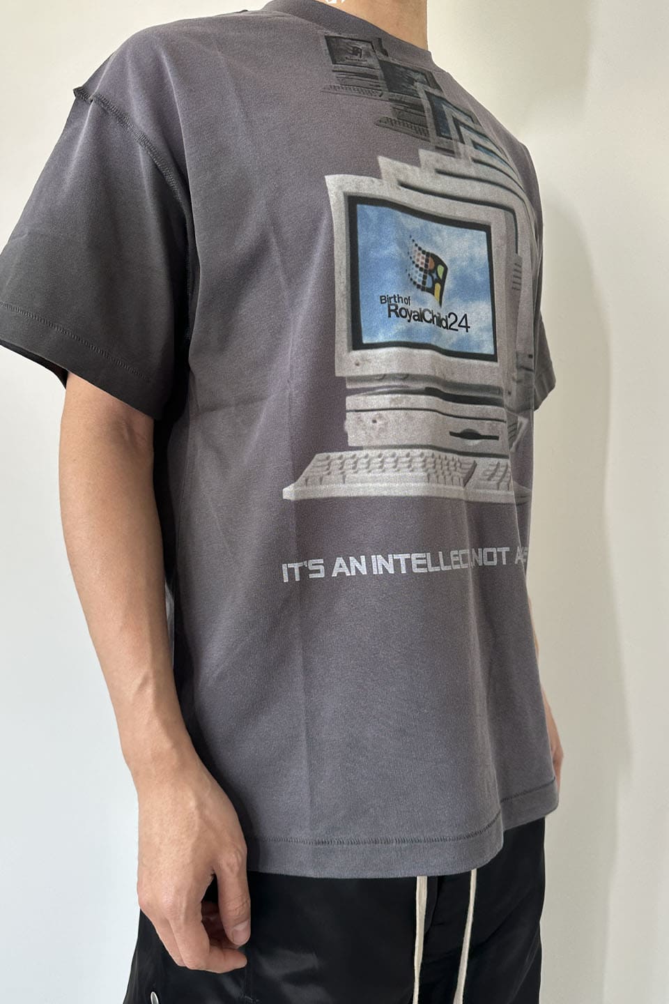 Windows 24Distressed Vintage Tee