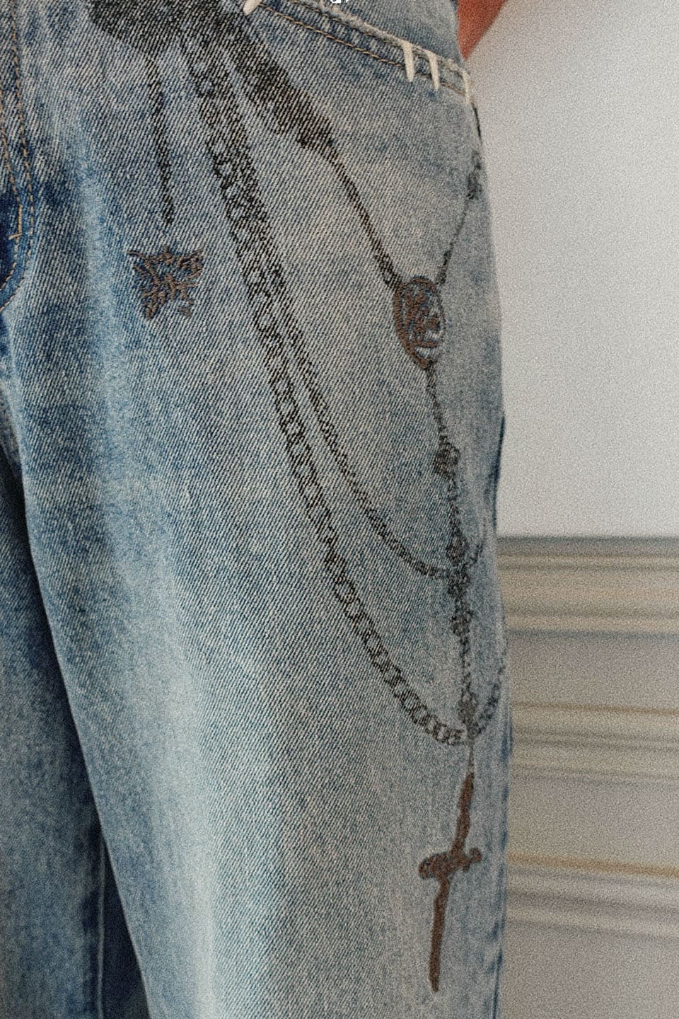 Printed Cross Chains Washed Denim