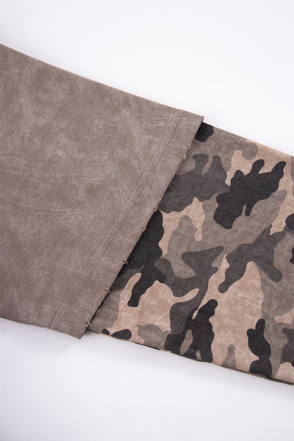 【予約商品】Camouflage Layered Long Sleeve Tee【8月下旬お届け】