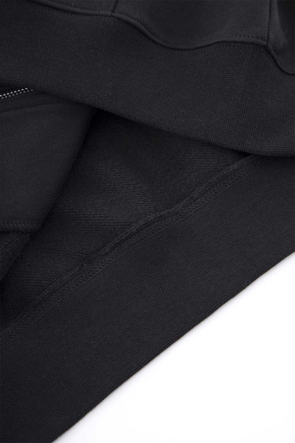 【予約商品】Cross Zip Hoodie【11月下旬〜12月上旬お届け】