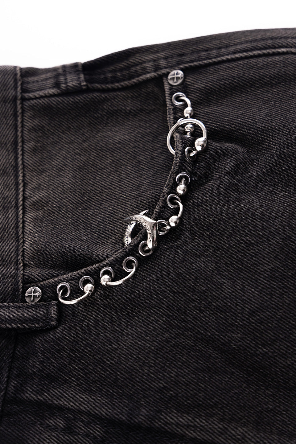 Switching Pierced Baggy Jeans