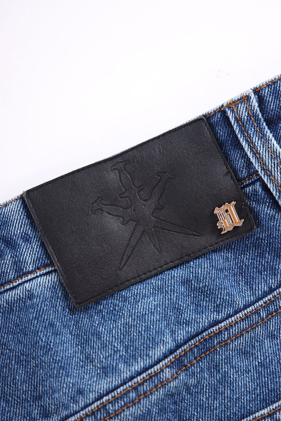 Un Logo Baggy Denim