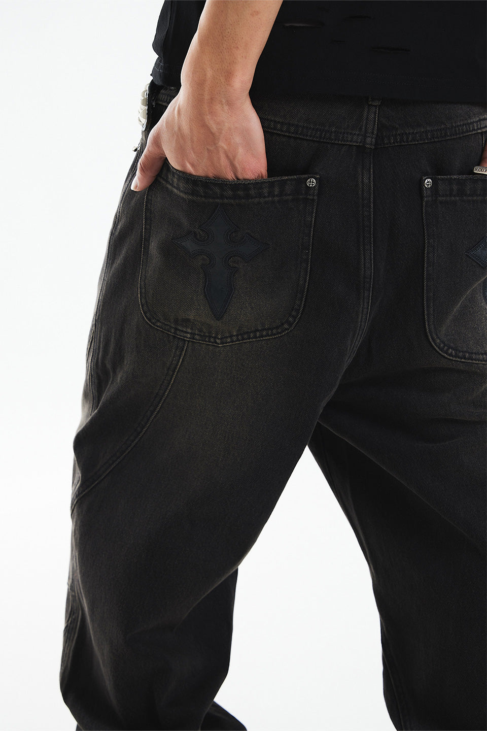 Switching Pierced Baggy Jeans