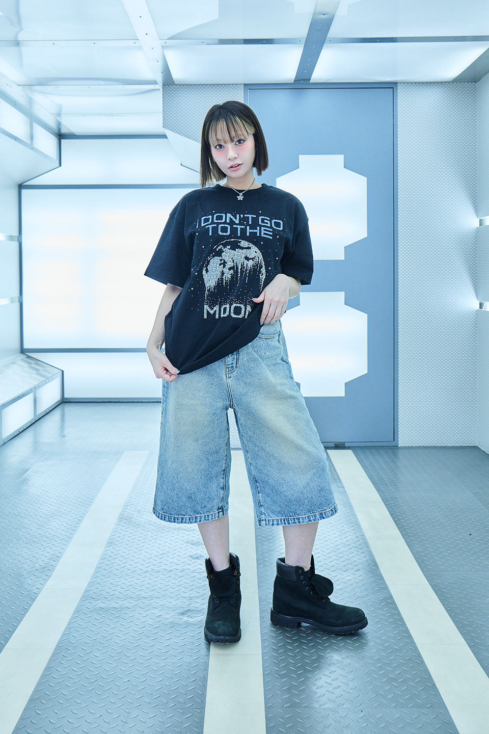 【I don't go to the moon】 Moon Rhinestone Tee - Oversize Fit