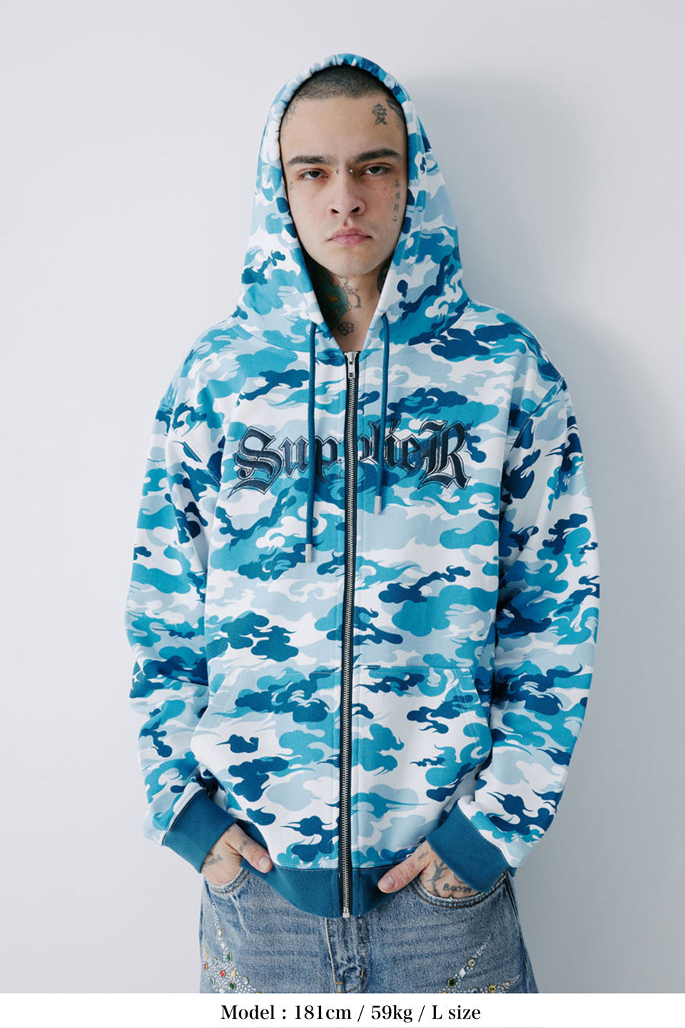 -前面にロゴ刺繍SUPPLIER Cloud Camo Zip Hoodie