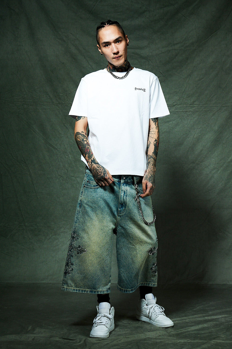 Cross Tee White & Black (Slim Silhouette)