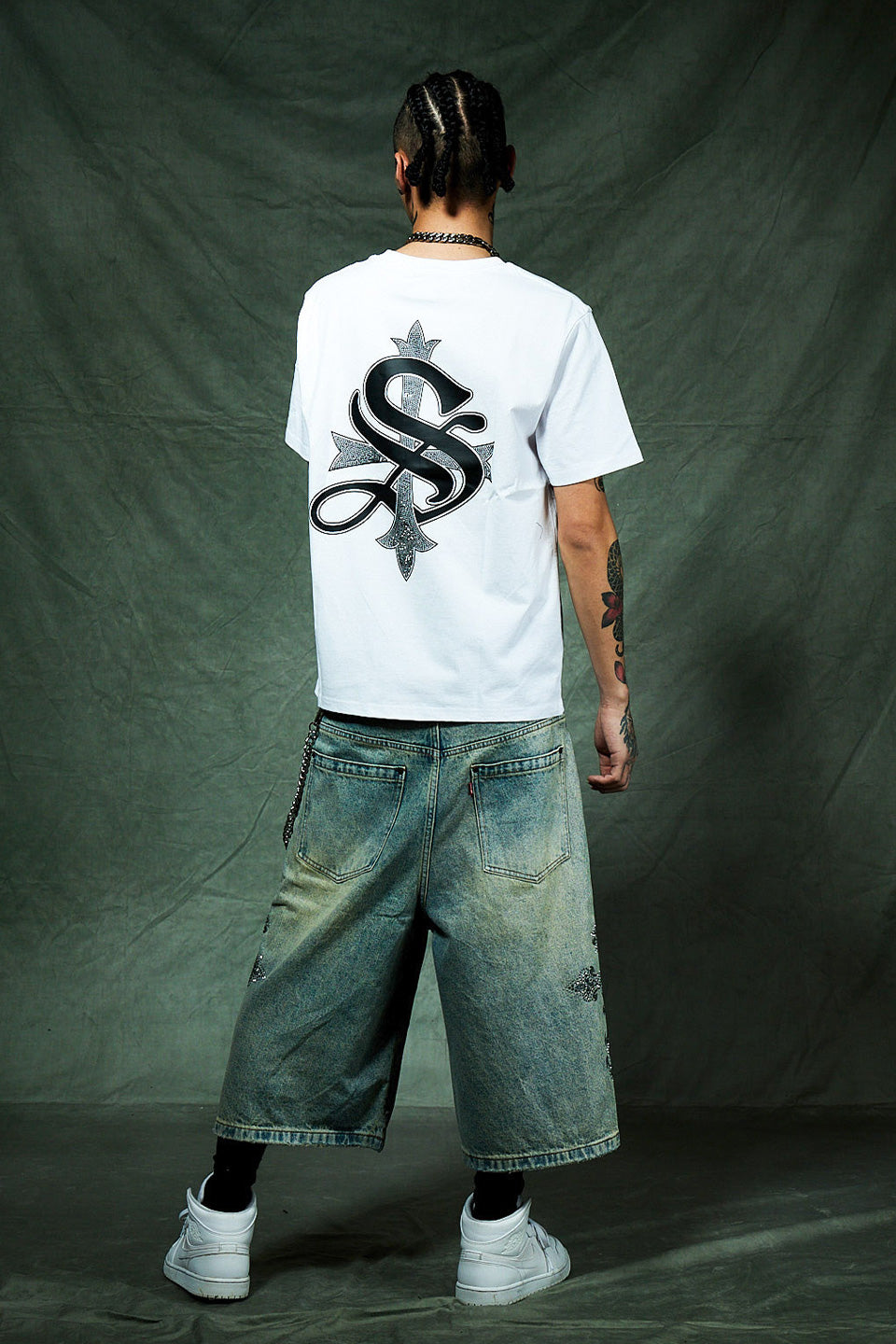 Cross Tee White & Black (Slim Silhouette)