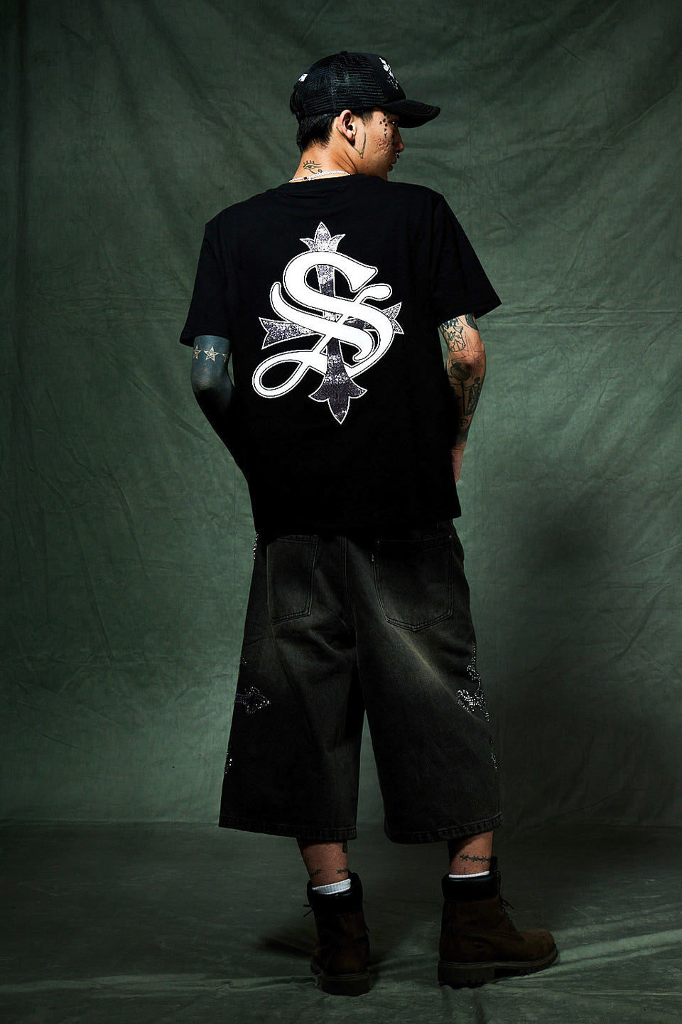 Cross Tee Black & Crystal (Slim Silhouette)