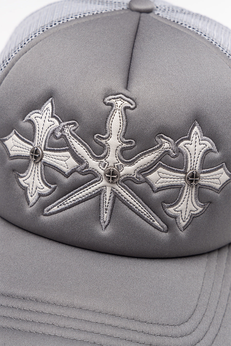 Dagger Cross Leather Patch Mash Cap｜Unknown London｜キャップ