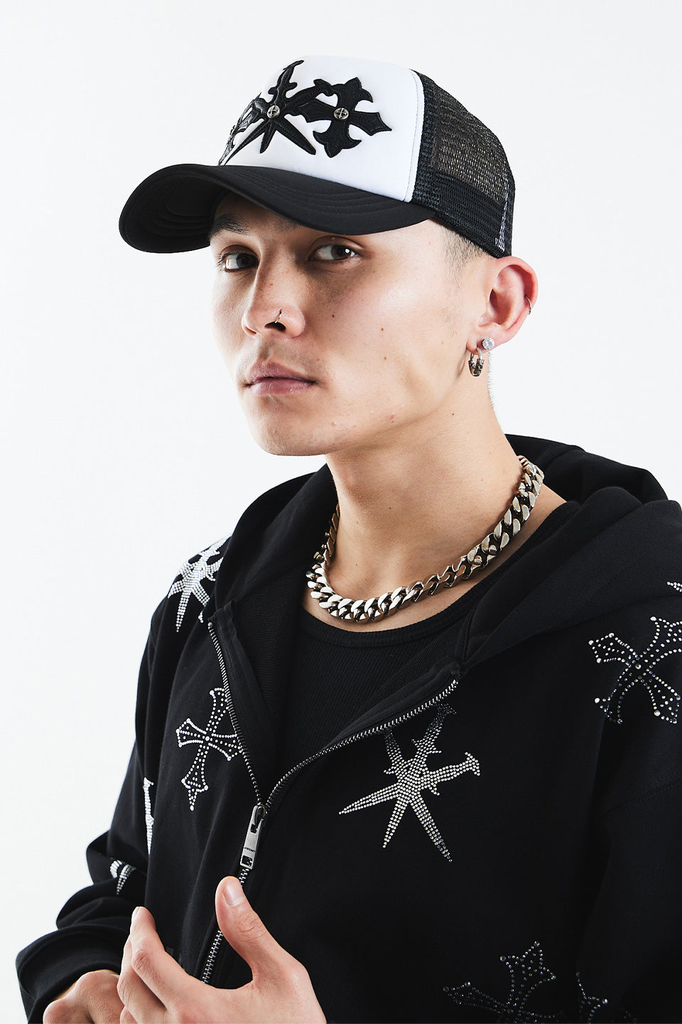 Dagger Cross Leather Patch Mash Cap｜Unknown London｜キャップ