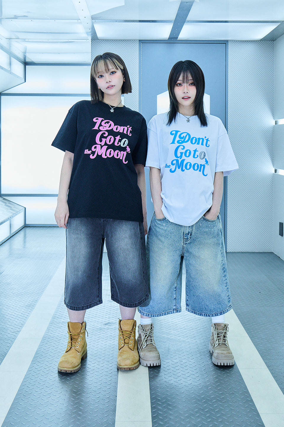 【I don't go to the moon】 Logo Tee - Oversize Fit