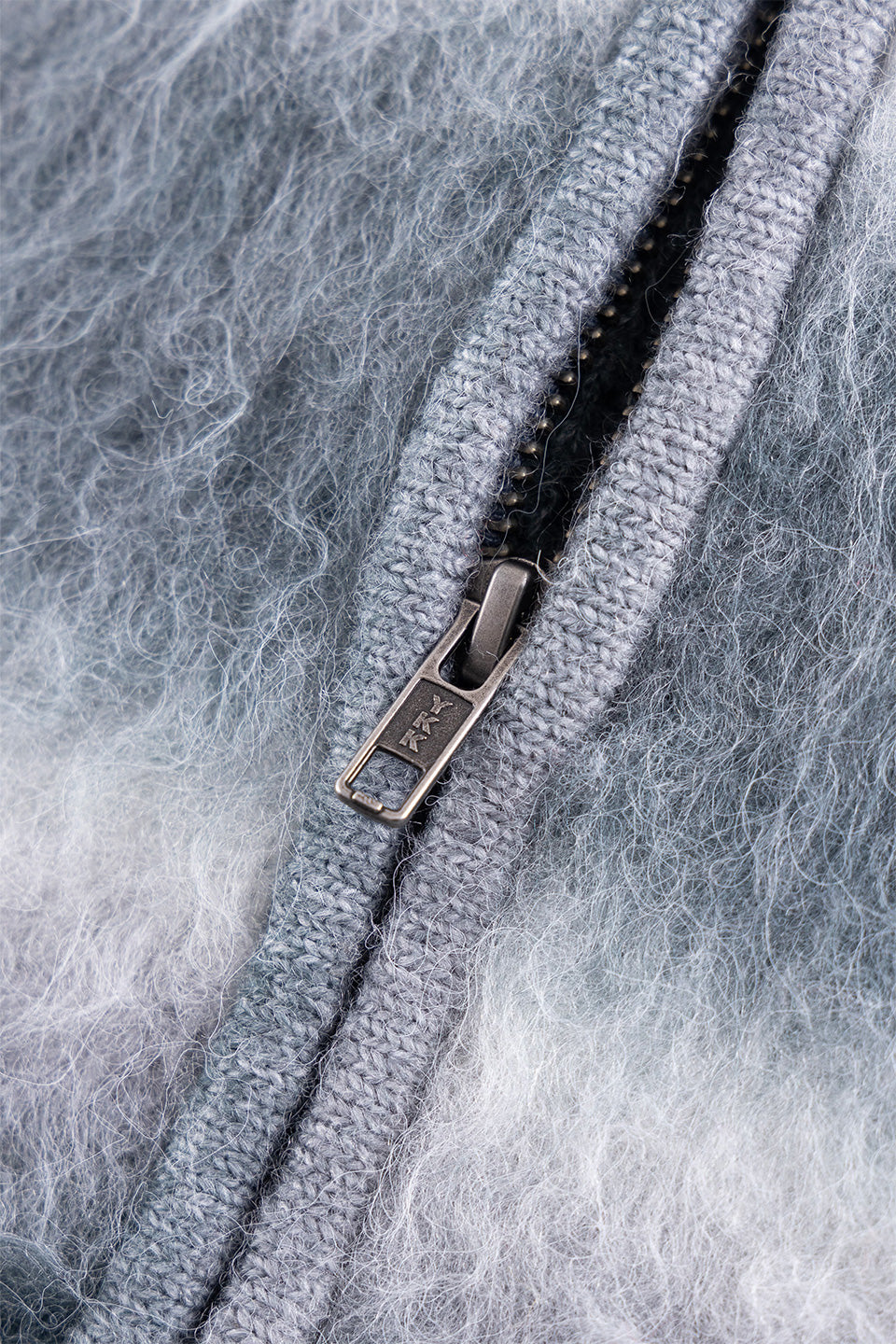 Gradation Mohair Zip Knit