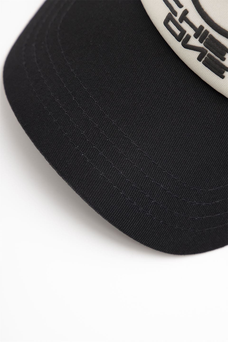 Circle Logo Mesh Cap