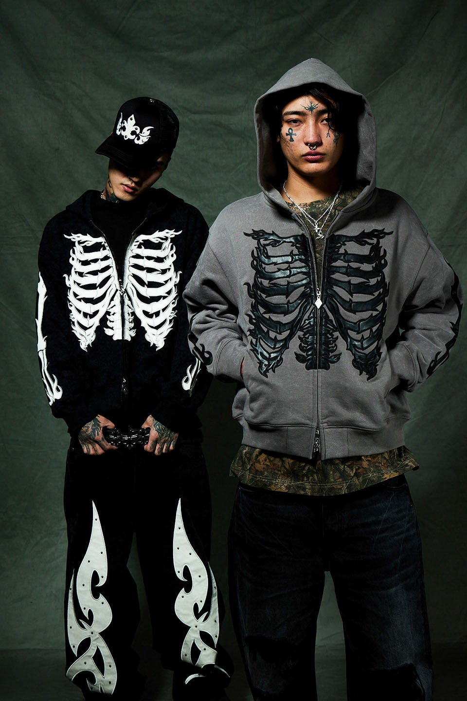 【一部予約販売】Fire Bones Leather Patch Zip Hoodie