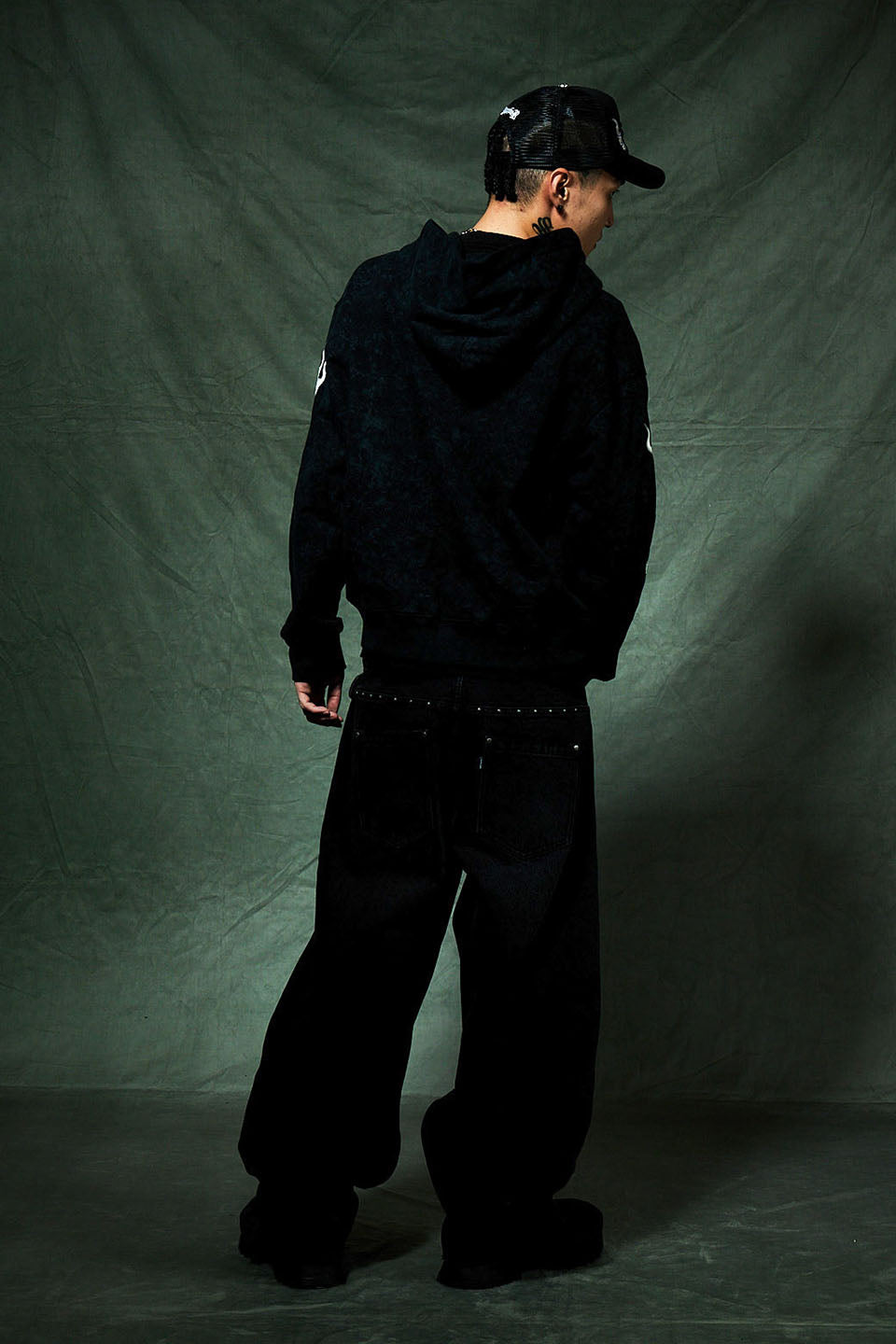 【一部予約販売】Fire Bones Leather Patch Zip Hoodie