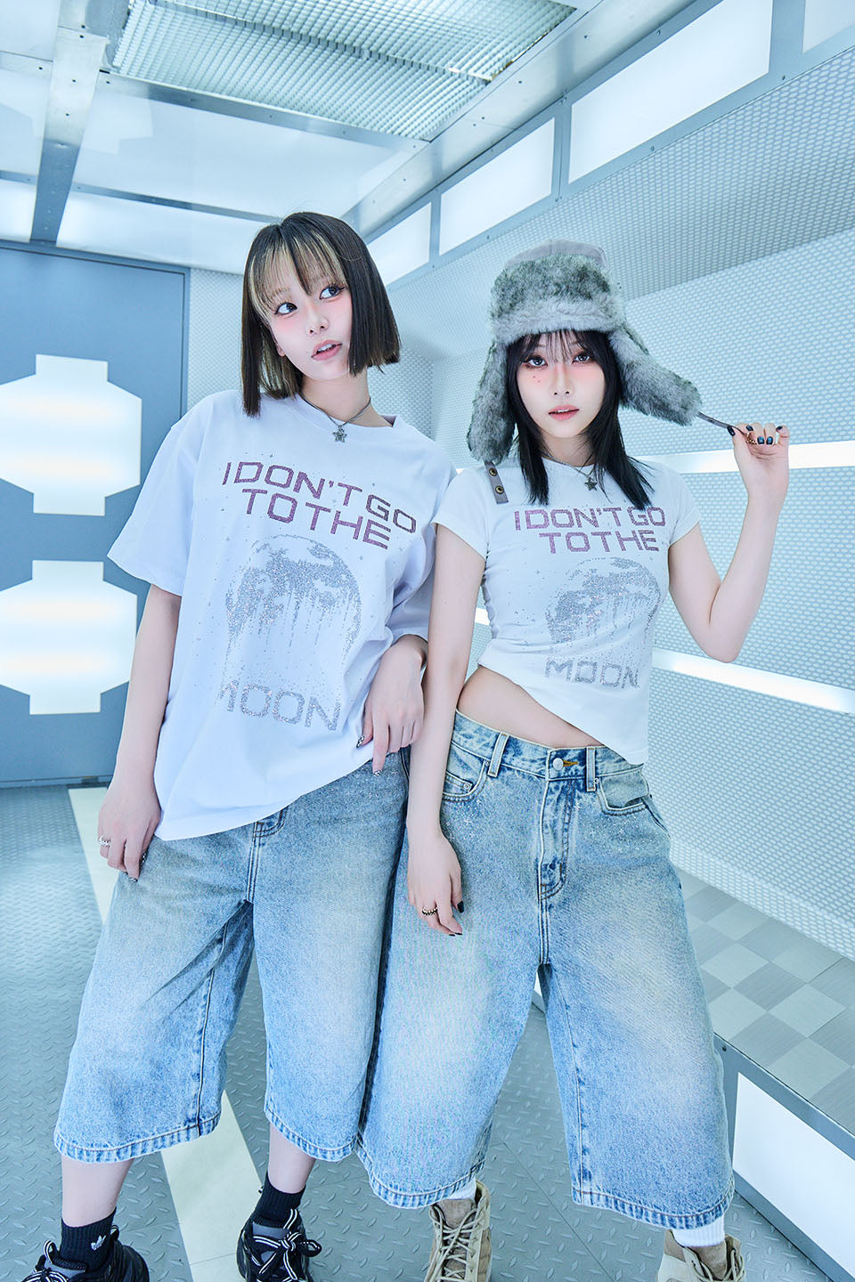 【I don't go to the moon】 Moon Rhinestone Tee - Oversize Fit