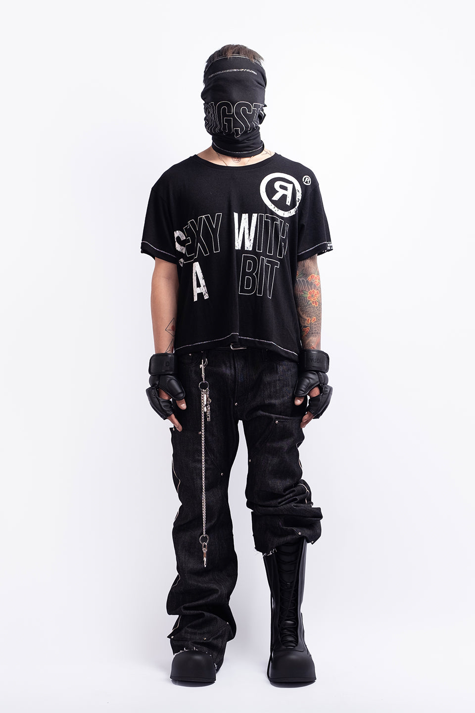 【関送込 匿名発】FVVO SEXY WITH A BIT DTG Tシャツ Sexy With A Bit T-Shirt｜F.V.V.O｜ティーシャツ