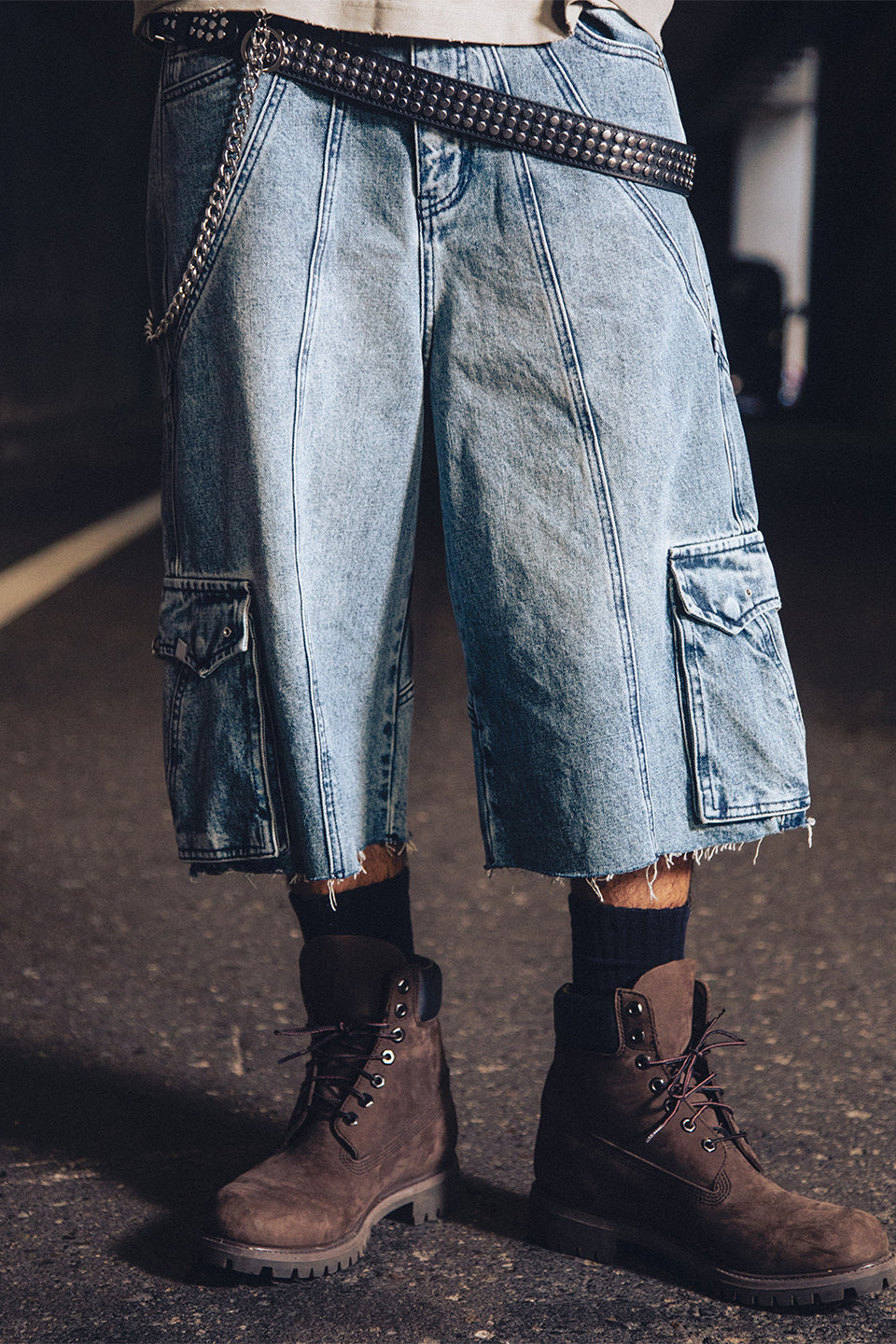 Switching Pierced Baggy Denim Shorts