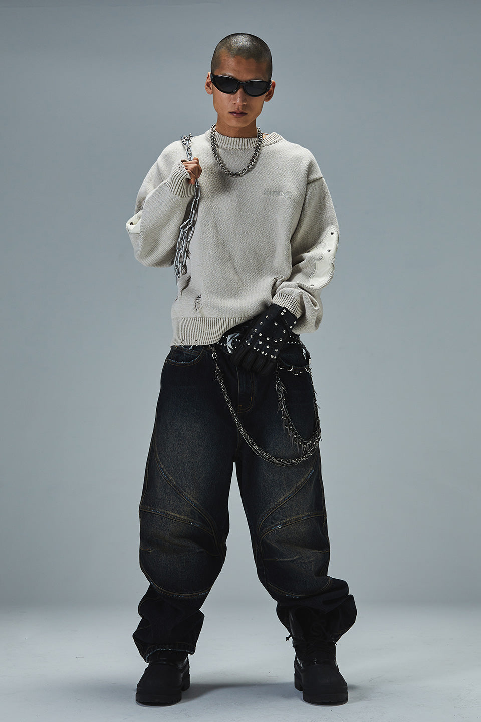 Switching Pierced Baggy Jeans