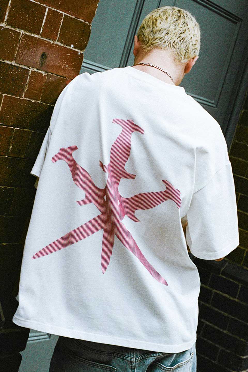 Colour Change Dagger Tee