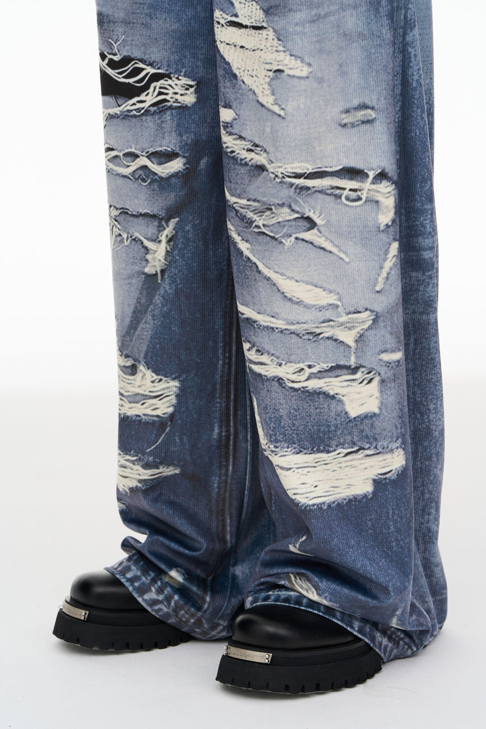M Piercing Printed Pants