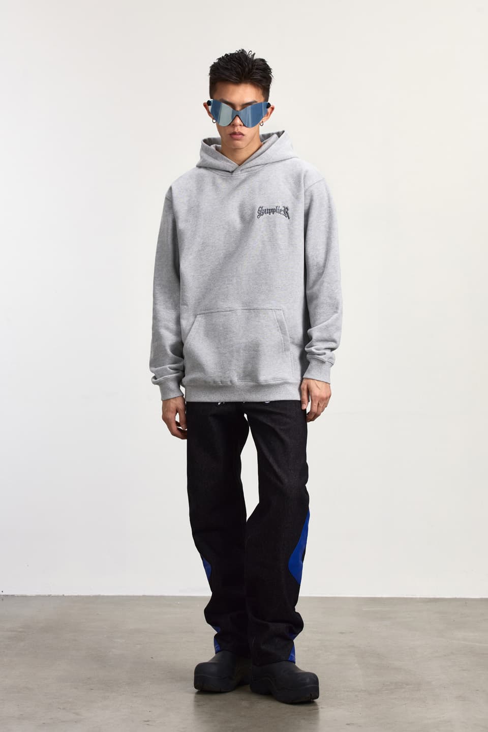 フーディ｜SUPPLIER (サプライヤー)｜Studs Cross Hoodie｜公式通販